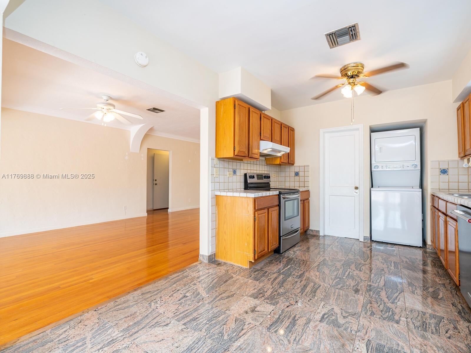 9441 Byron Avenue Surfside, FL 33154 - Photo 27 of 80