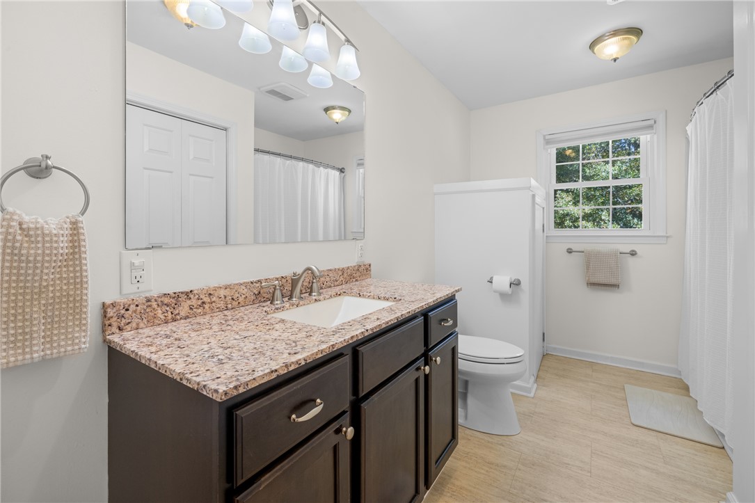 105 Scott Drive Seneca, SC 29678 - Photo 12 of 21 Full bathroom with laundry