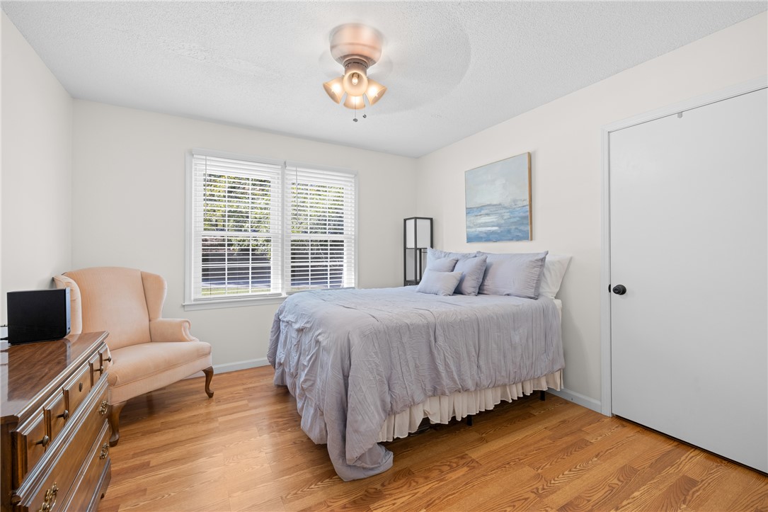 105 Scott Drive Seneca, SC 29678 - Photo 13 of 21 Third bedroom