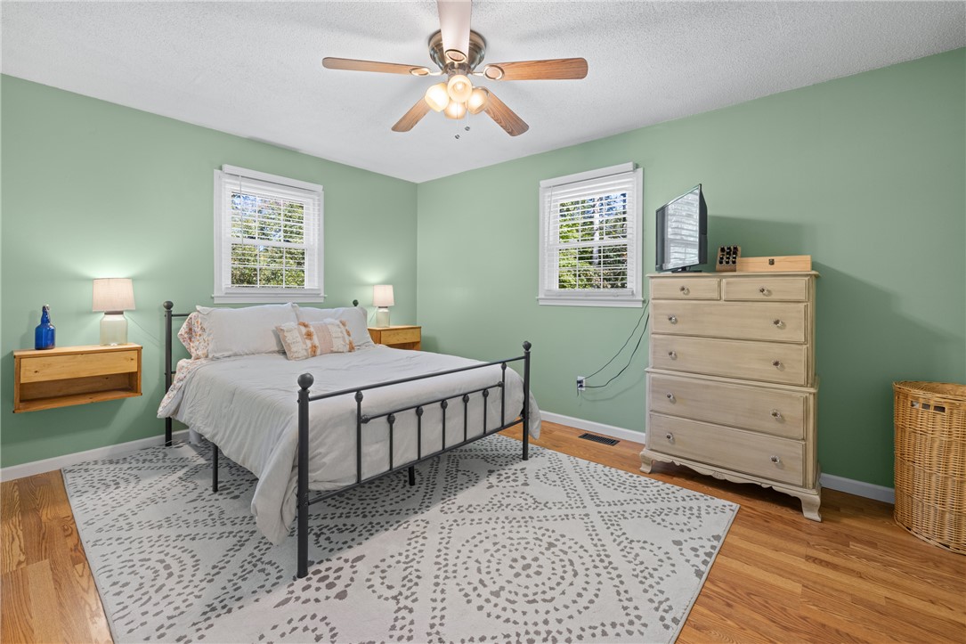 105 Scott Drive Seneca, SC 29678 - Photo 8 of 21 Primary bedroom