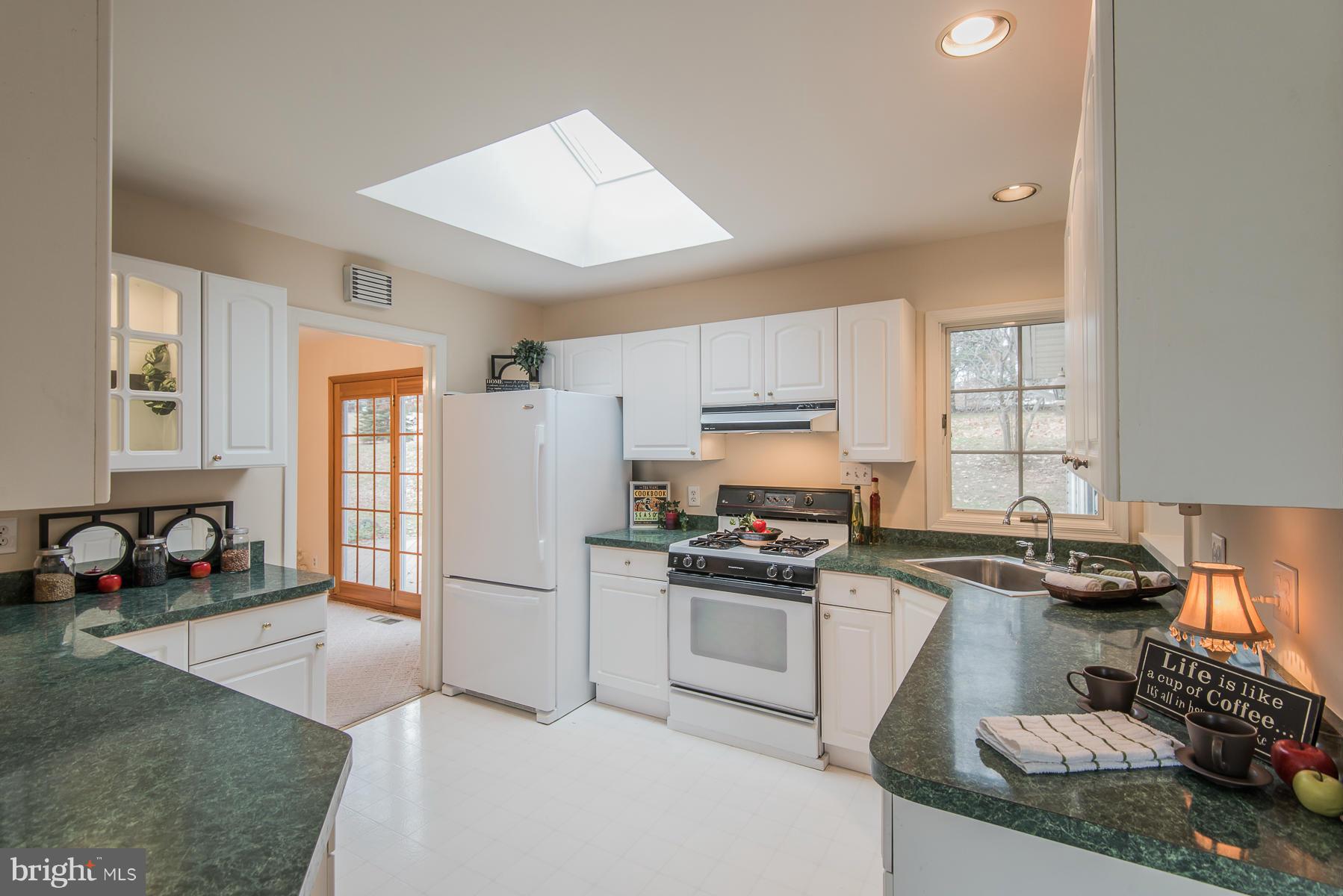 4830 Roundhill Road Ellicott City, MD 21043 - Photo 4 of 29 Kitchen