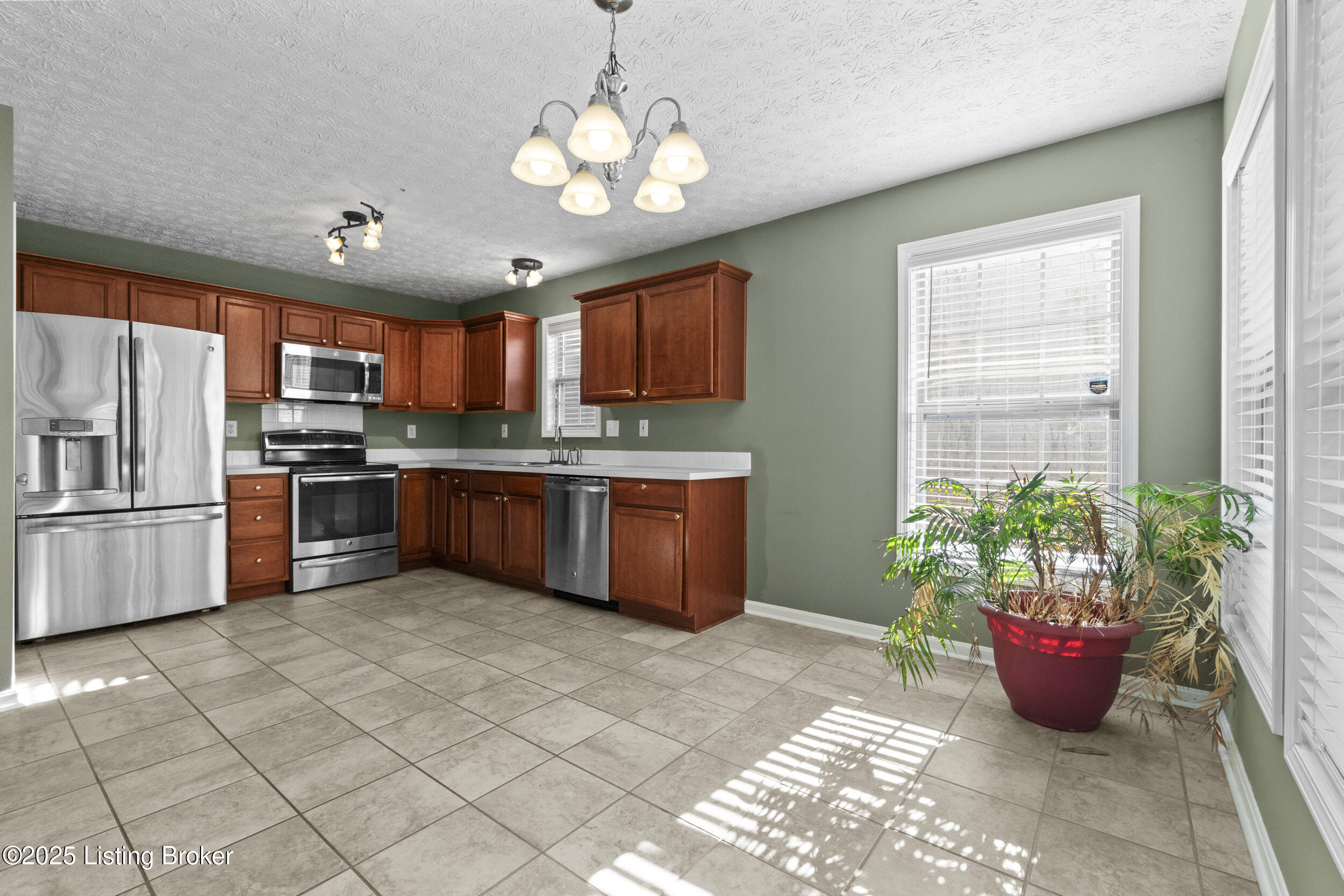 17303 Curry Branch Road Louisville, KY 40245 - Photo 13 of 34 dsc09371