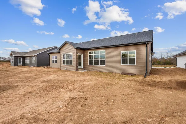 $528,900 | 2998 Creekwood Drive, Green Bay, WI 54311