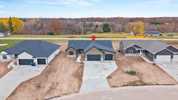 $528,900 | 2998 Creekwood Drive, Green Bay, WI 54311