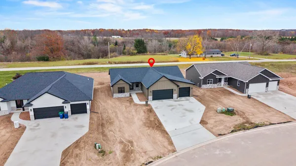 $528,900 | 2998 Creekwood Drive, Green Bay, WI 54311
