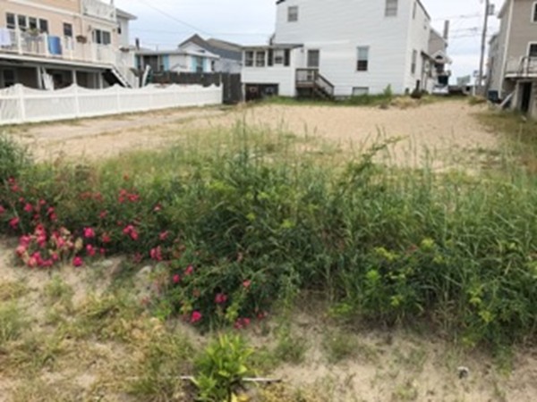 42 Commonwealth Avenue Salisbury, MA 01952 - Photo 3 of 6