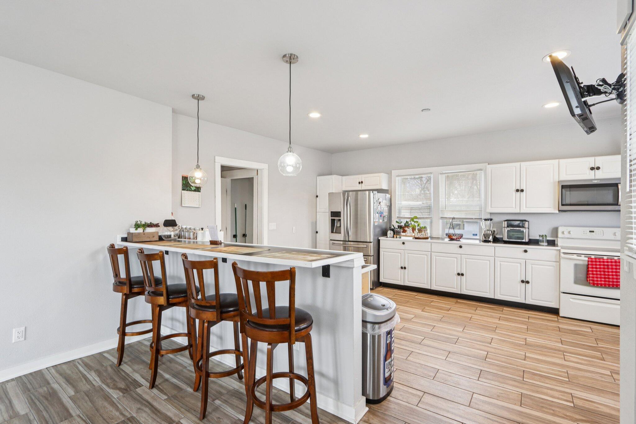 8051 North Granville Road Milwaukee, WI 53224 - Photo 13 of 86 13-web-or-mls-N Granville Rd-S0404-013