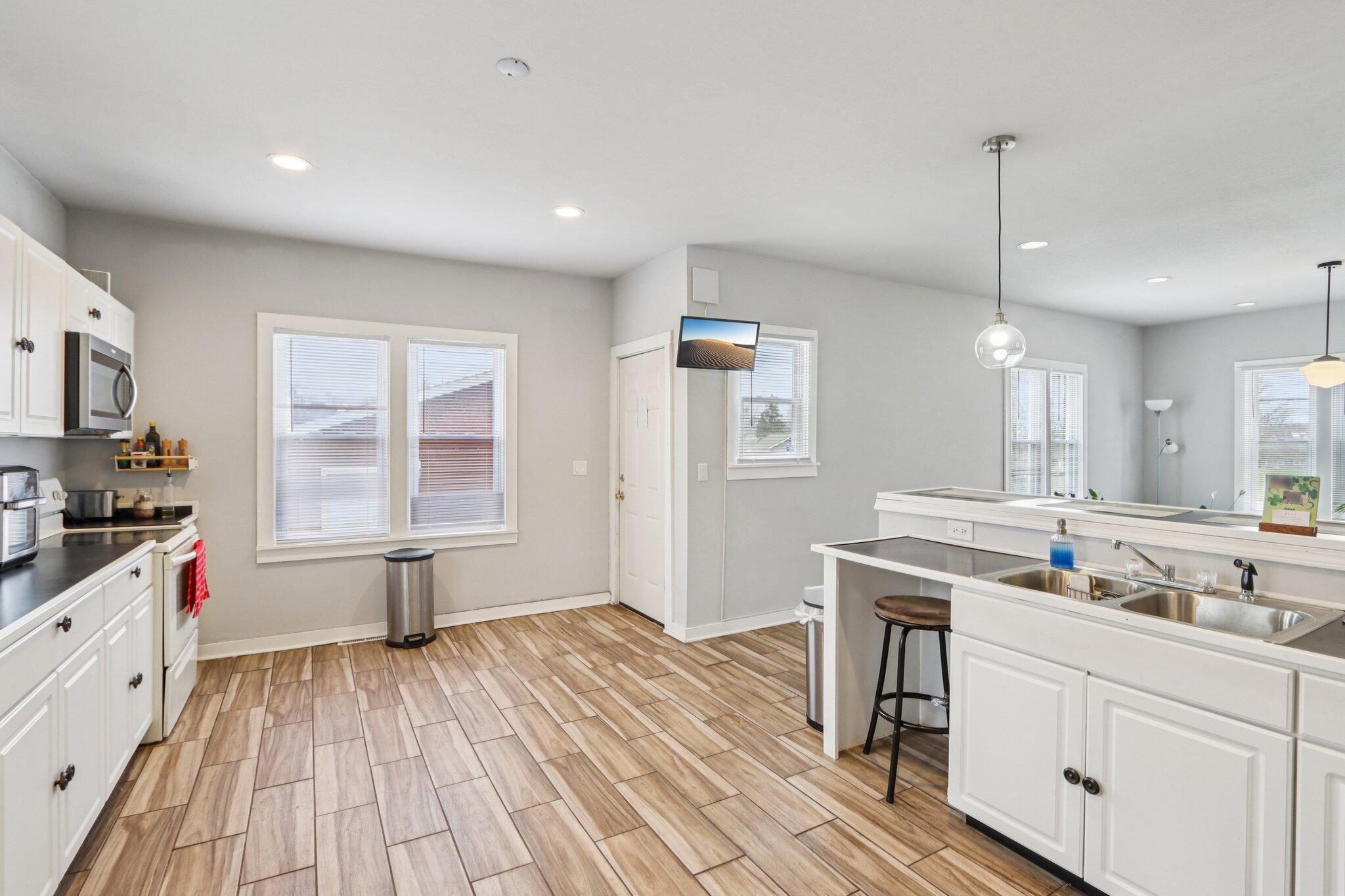 8051 North Granville Road Milwaukee, WI 53224 - Photo 18 of 86 18-web-or-mls-N Granville Rd-S0404-018