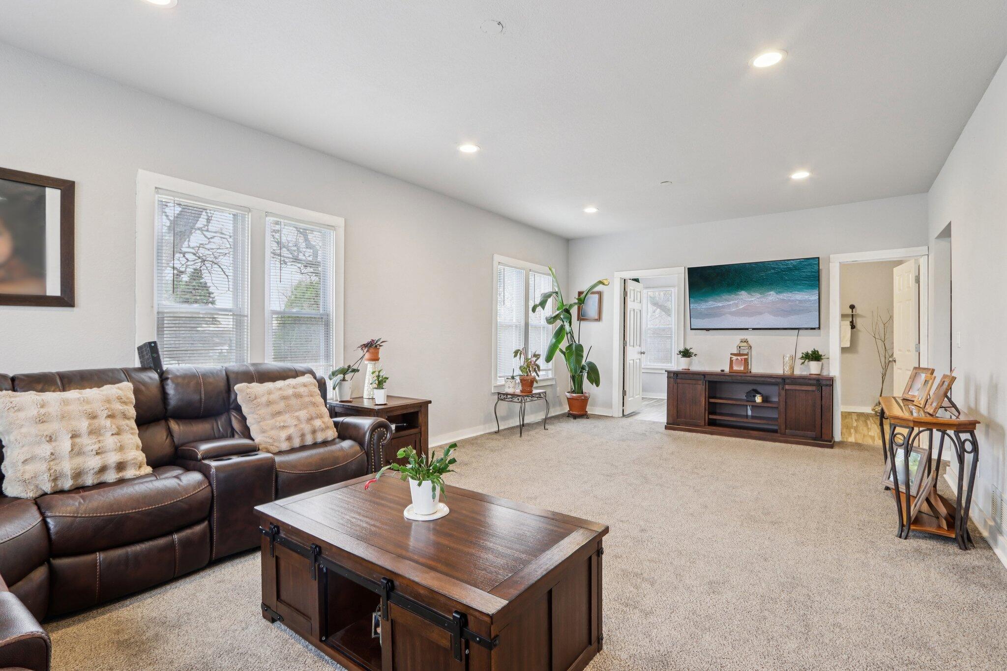 8051 North Granville Road Milwaukee, WI 53224 - Photo 23 of 86 23-web-or-mls-N Granville Rd-S0404-023