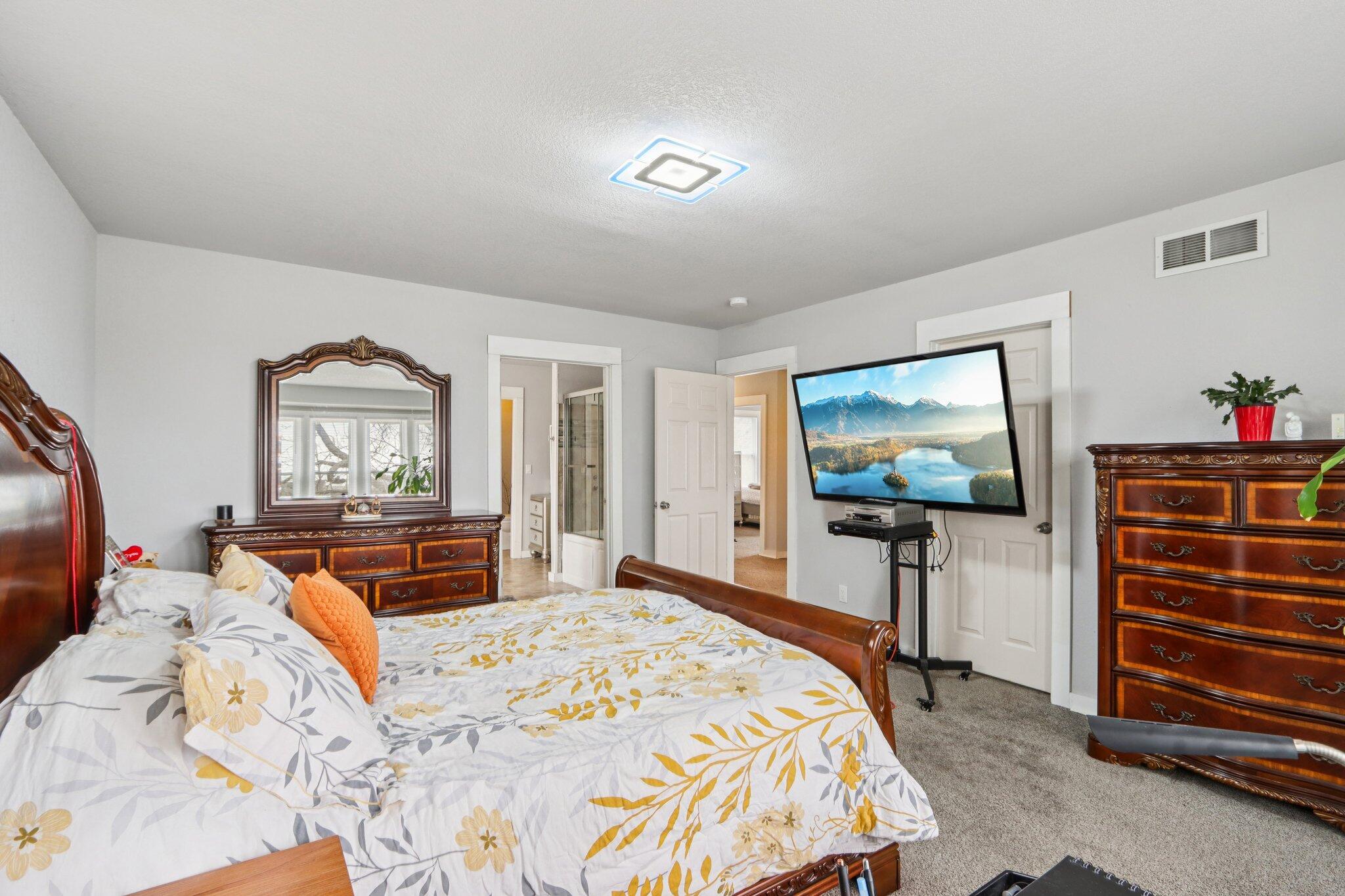 8051 North Granville Road Milwaukee, WI 53224 - Photo 36 of 86 36-web-or-mls-N Granville Rd-S0404-036