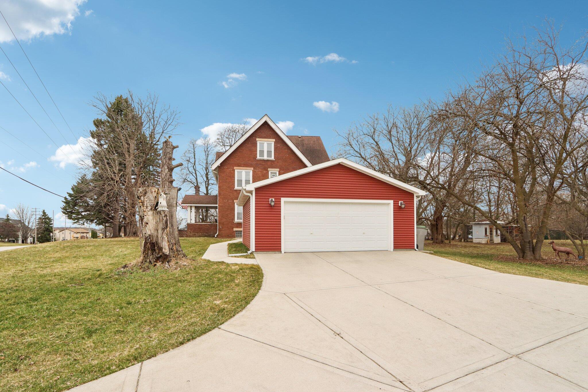 8051 North Granville Road Milwaukee, WI 53224 - Photo 73 of 86 74-web-or-mls-N Granville Rd-S0404-074