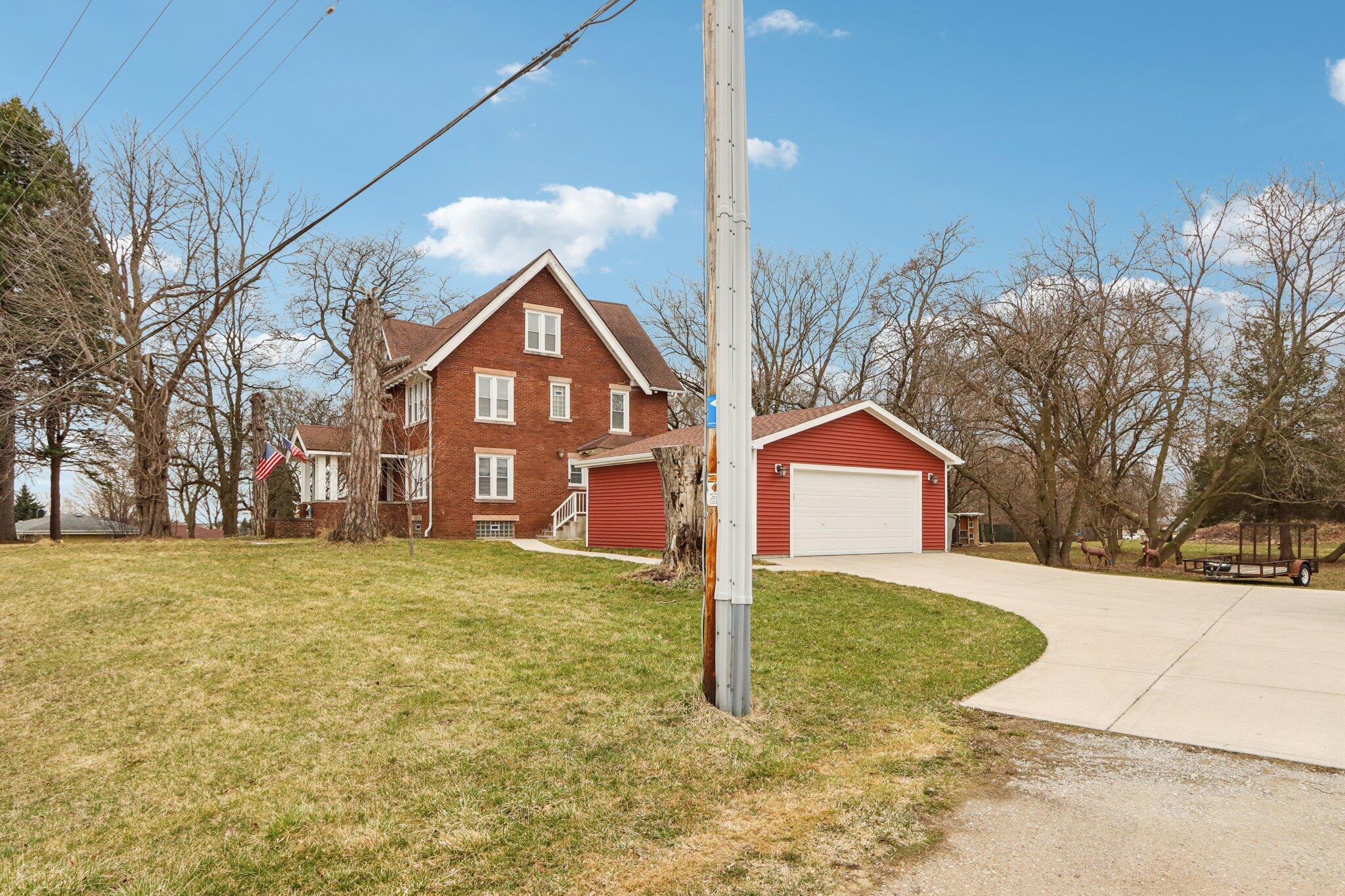 8051 North Granville Road Milwaukee, WI 53224 - Photo 75 of 94 75-web-or-mls-N Granville Rd-S0404-075