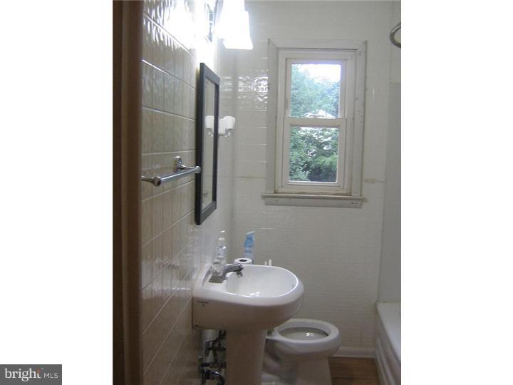 119 David Road Wilmington, DE 19804 - Photo 4 of 9 Half Bath