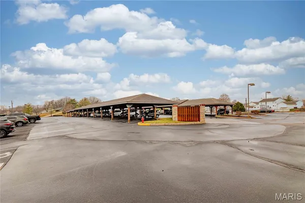 $219,900 | 532 Bordeaux Way, St. Peters, MO 63376