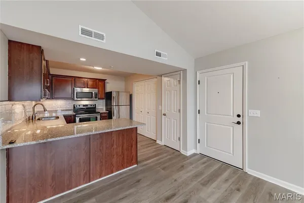 $219,900 | 532 Bordeaux Way, St. Peters, MO 63376