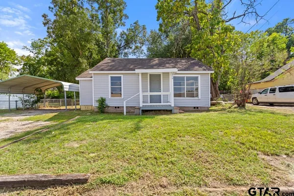$129,900 | 210 Cooper Street, Lindale, TX 75771