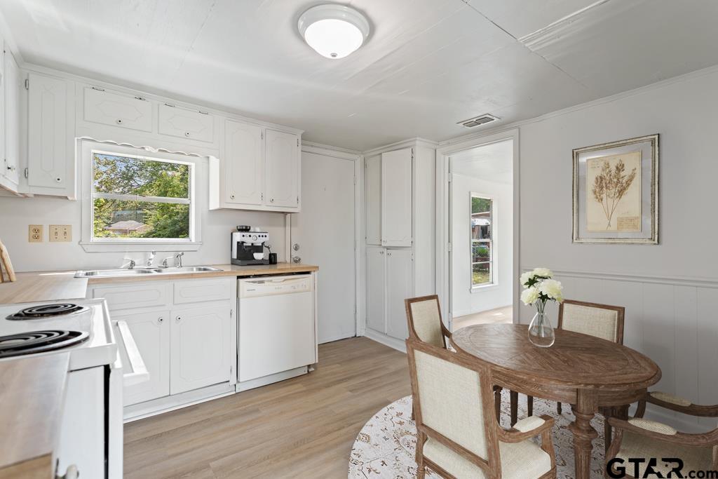 210 Cooper Street Lindale, TX 75771 - Photo 4 of 23