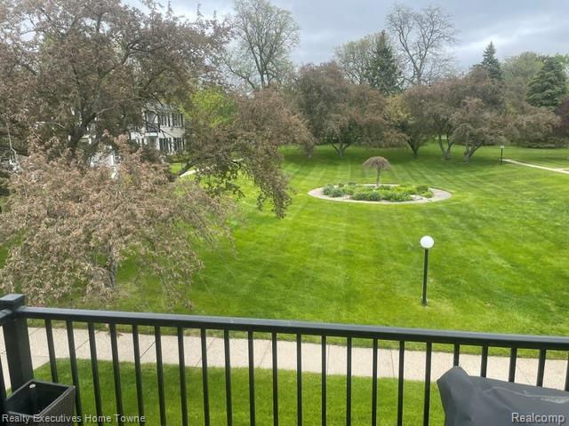 100 West Hickory Grove Road, Unit 7 Bloomfield Hills, MI 48304 - Photo 5 of 15