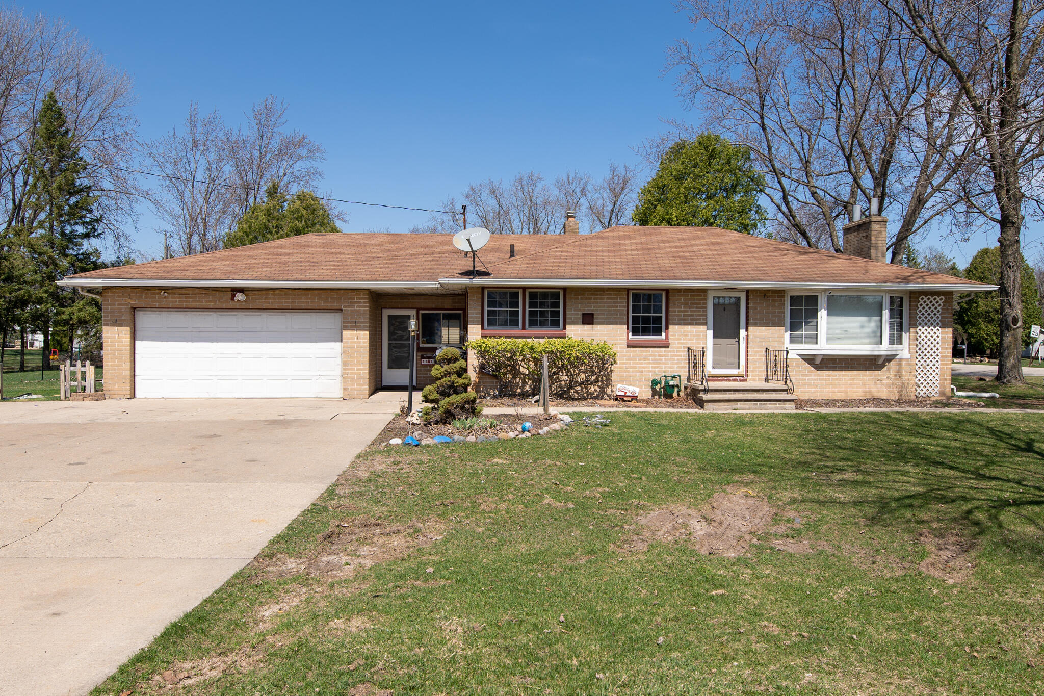 3 Bedrooms & 2 Bathrooms