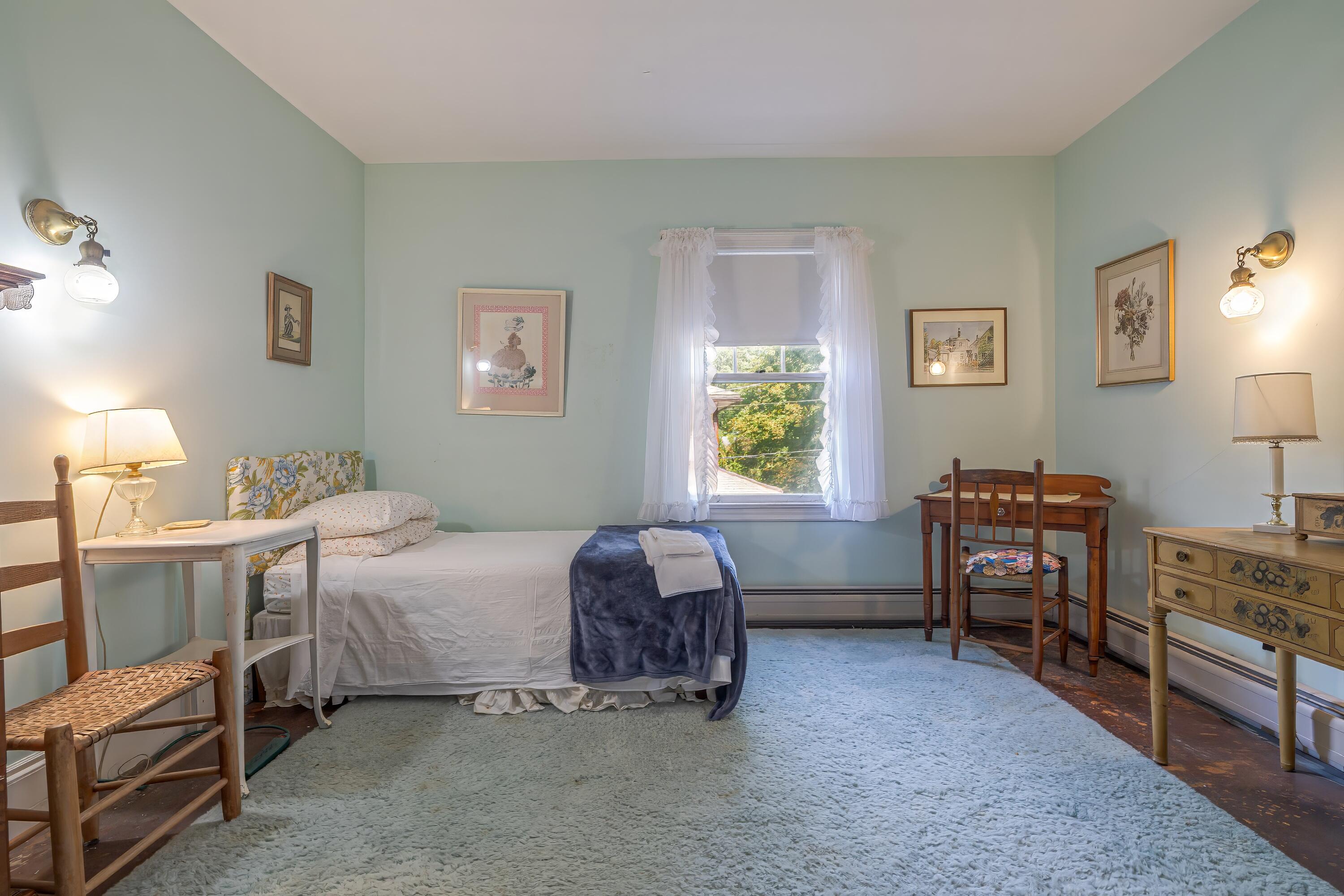 18 Rock End Road Mount Desert, ME 04662 - Photo 18 of 32 2nd floor bedroom