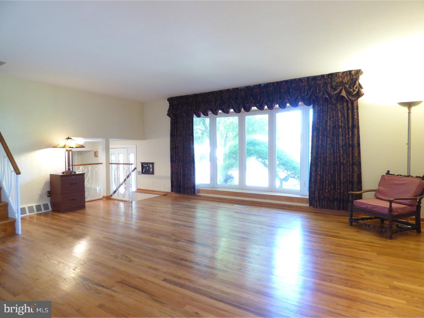 8909 Rising Sun Avenue Philadelphia, PA 19115 - Photo 4 of 25