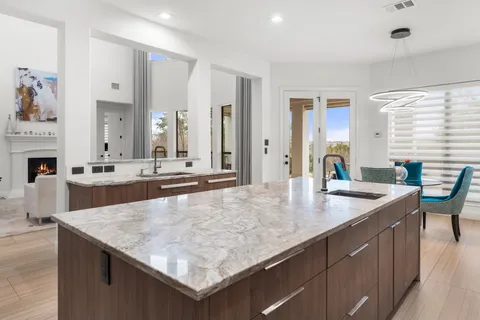 $1,950,000 | 2024 University Club Drive, Austin, TX 78732