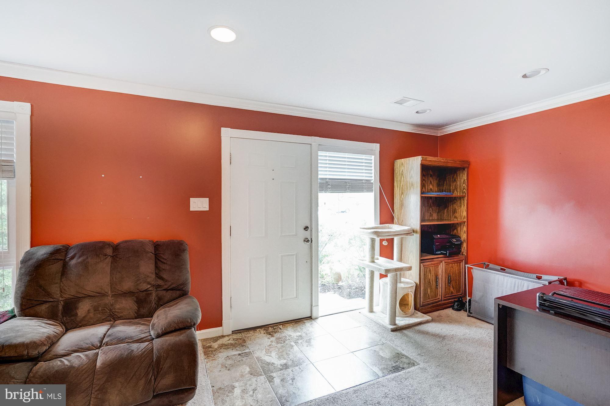 129 North Cottage Road Sterling, VA 20164 - Photo 3 of 29 Gallery Image 3