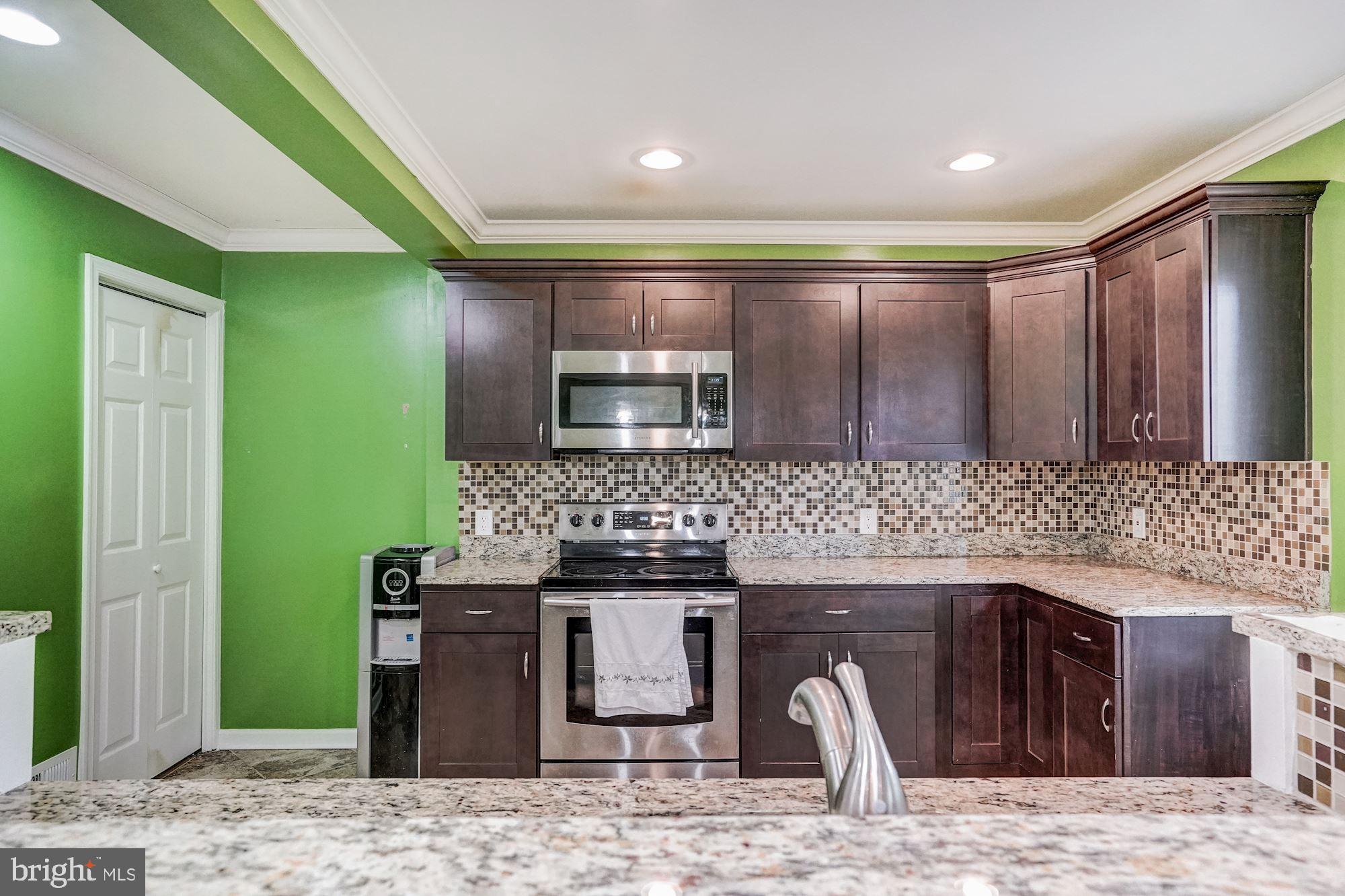 129 North Cottage Road Sterling, VA 20164 - Photo 6 of 29 Gallery Image 6