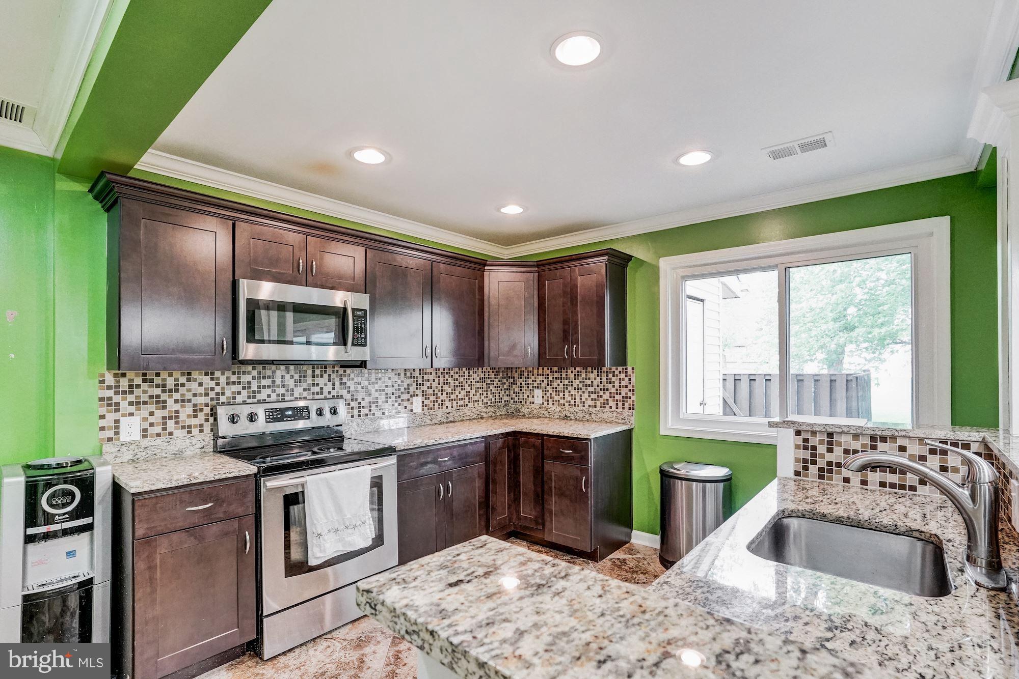 129 North Cottage Road Sterling, VA 20164 - Photo 9 of 29 Gallery Image 9
