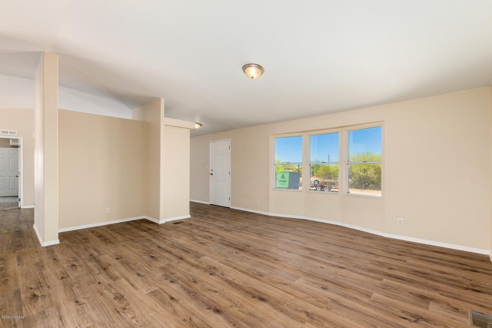 6098 North Van Ark Road Tucson, AZ 85743 - Photo 3 of 14