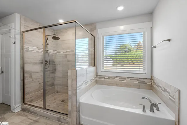 $565,000 | 901 Whitemarsh Avenue, Simpsonville, SC 29680