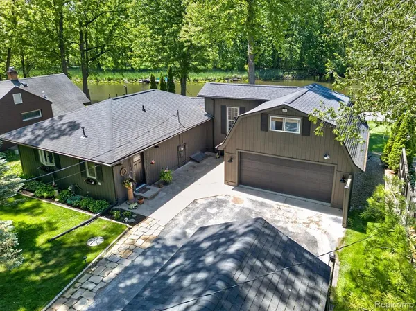 $479,900 | 6415 Riverdale Road, Whitmore Lake, MI 48189
