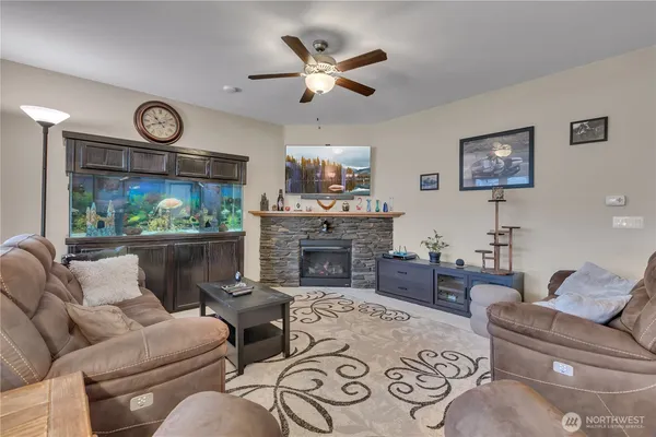 $610,000 | 910 Boatman Avenue Northwest, Orting, WA 98360