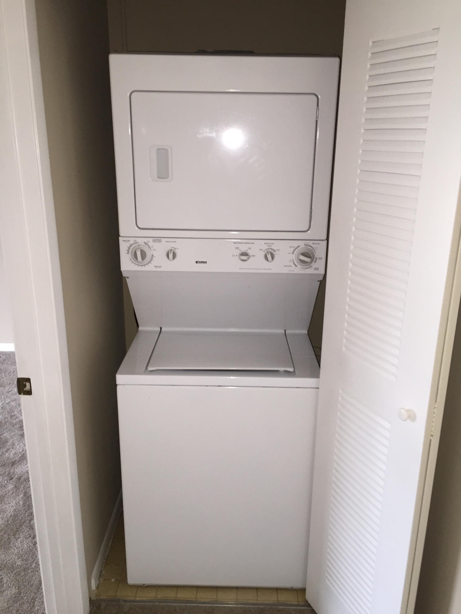 402 Pinecrest Circle, Unit D Jupiter, FL 33458 - Photo 9 of 13 IMG_5348