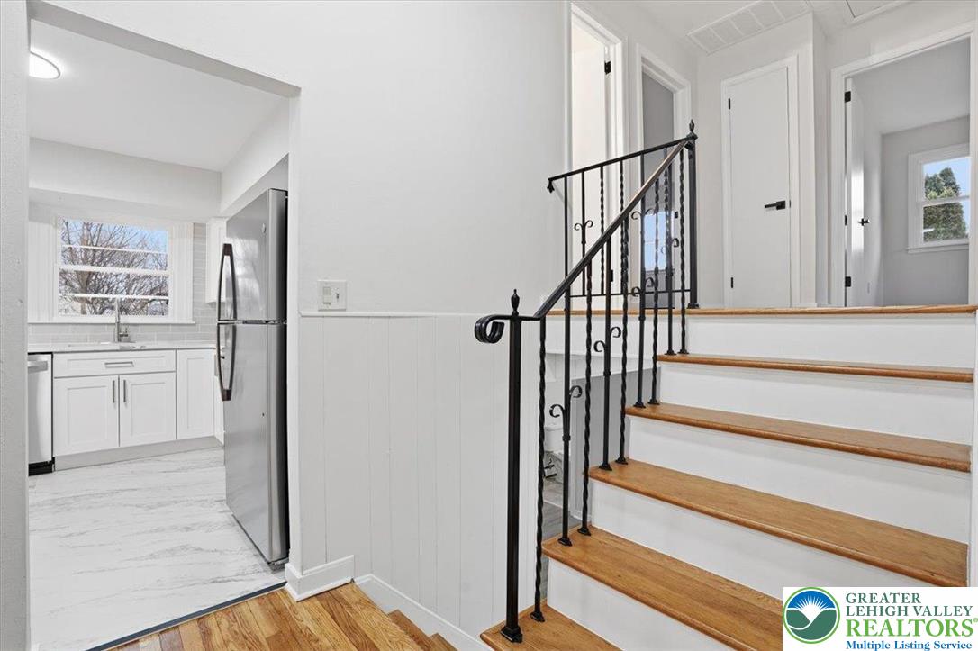 3120 Hilly Road Bethlehem, PA 18017 - Photo 12 of 37 a view of a hallway with hallway and staircase