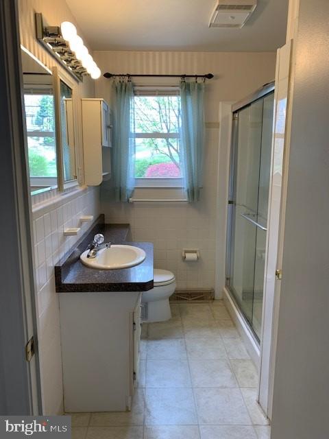 3123 Pine Road Huntingdon Valley, PA 19006 - Photo 15 of 22 Main bathroom