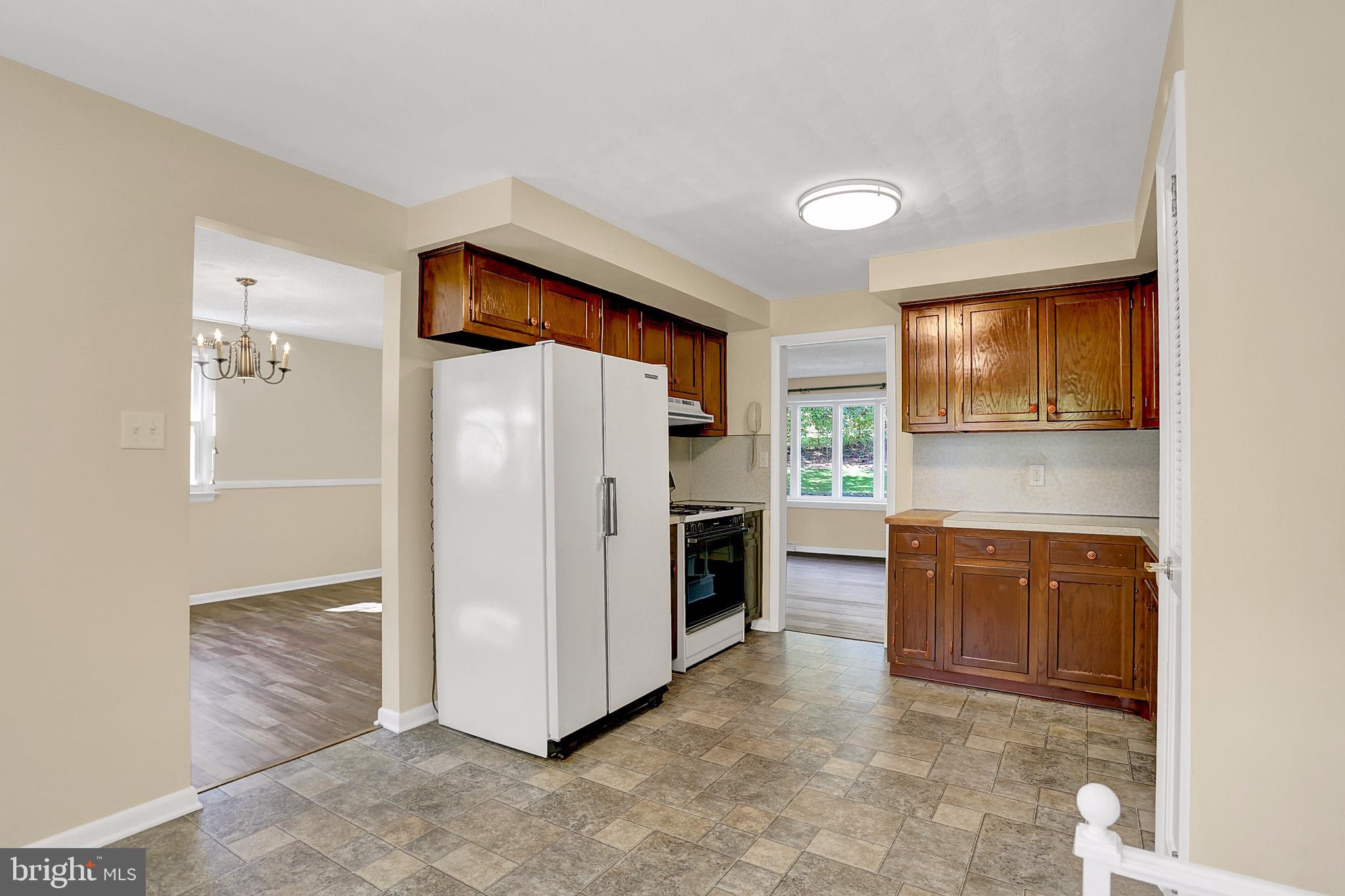 2051 Garnet Road York, PA 17403 - Photo 11 of 53 Gallery Image 11