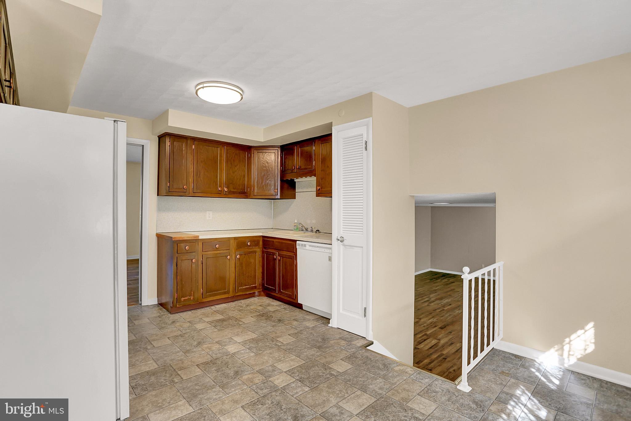 2051 Garnet Road York, PA 17403 - Photo 12 of 53 Gallery Image 12