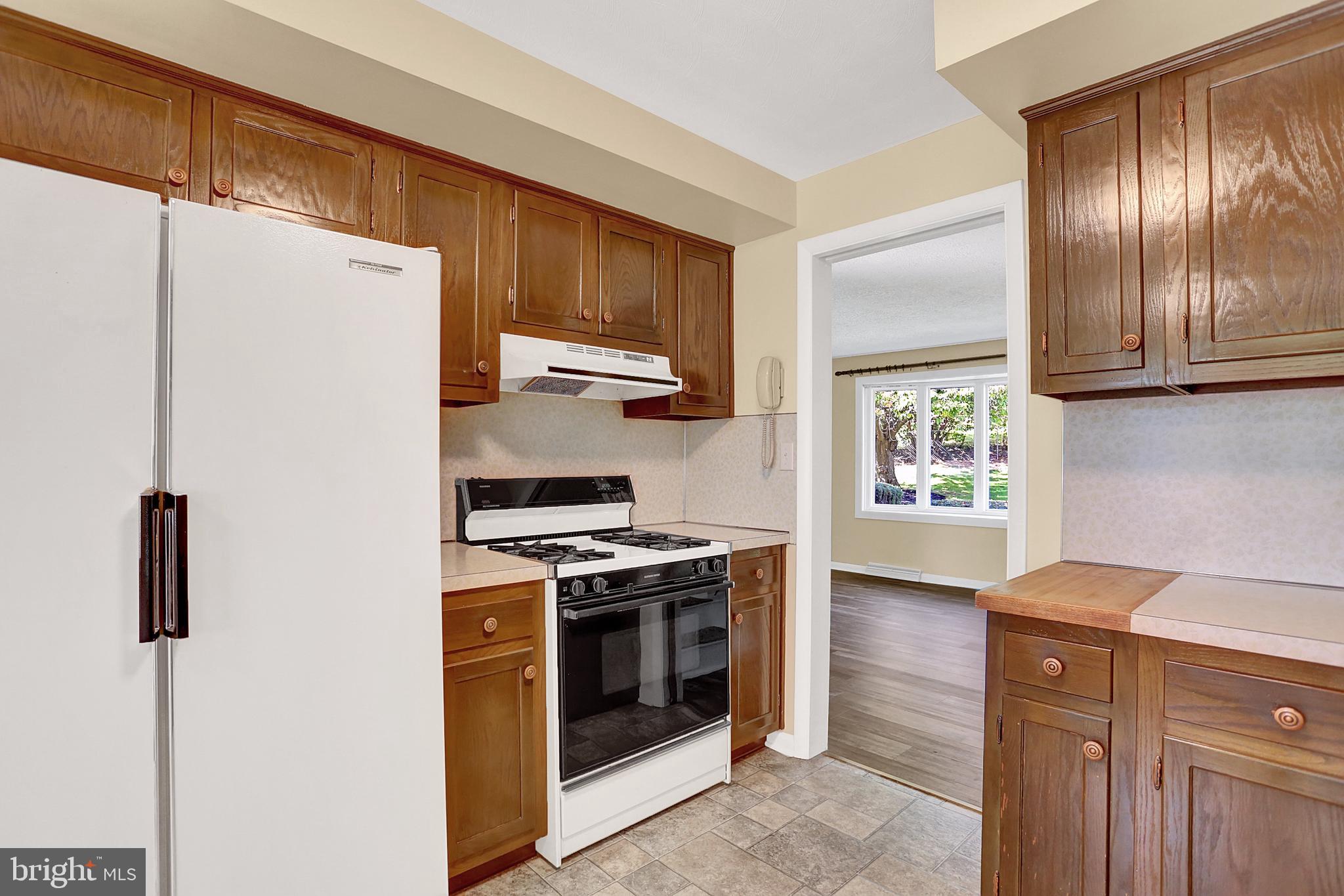 2051 Garnet Road York, PA 17403 - Photo 14 of 53 Gallery Image 14