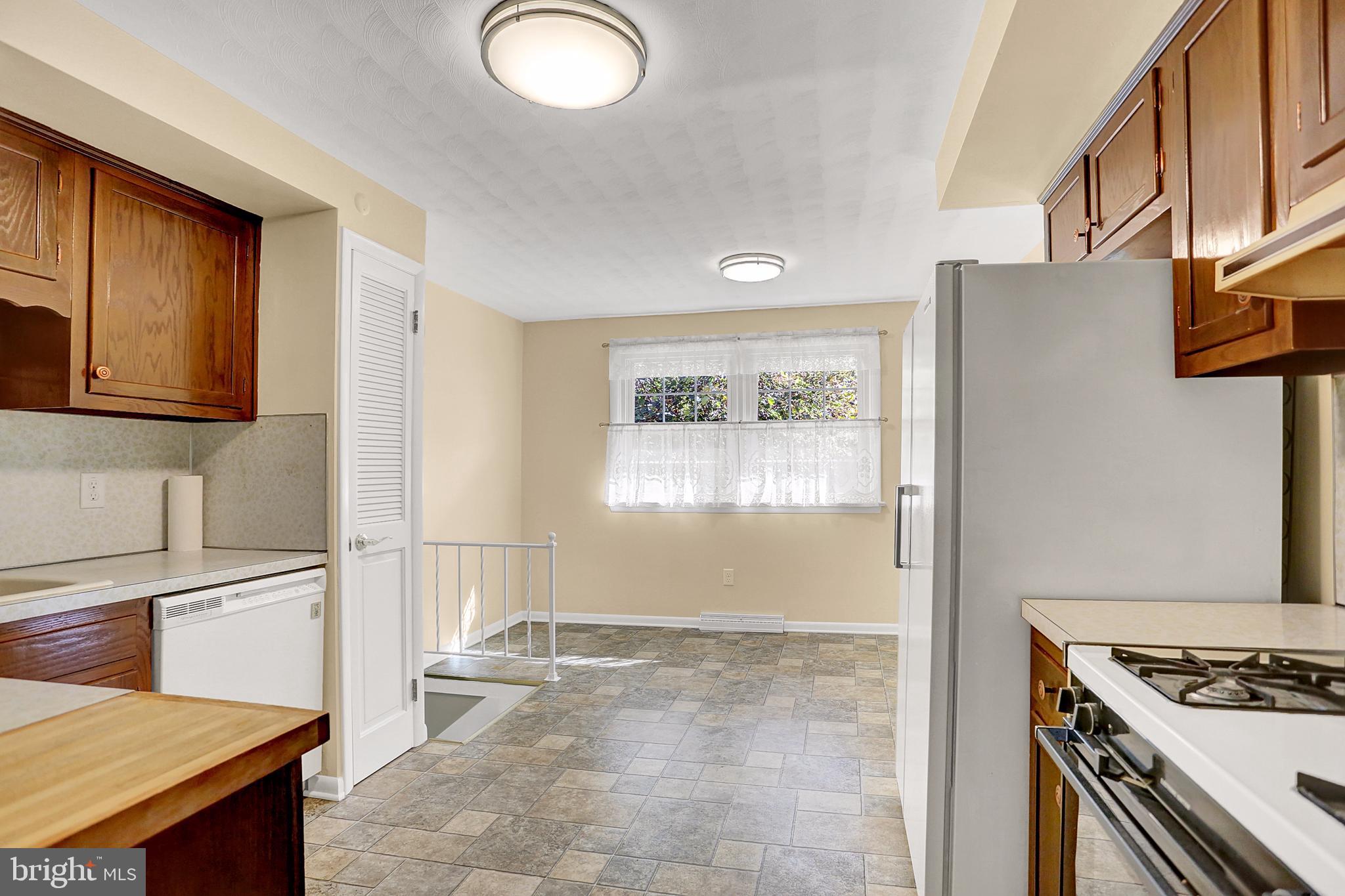 2051 Garnet Road York, PA 17403 - Photo 15 of 53 Gallery Image 15