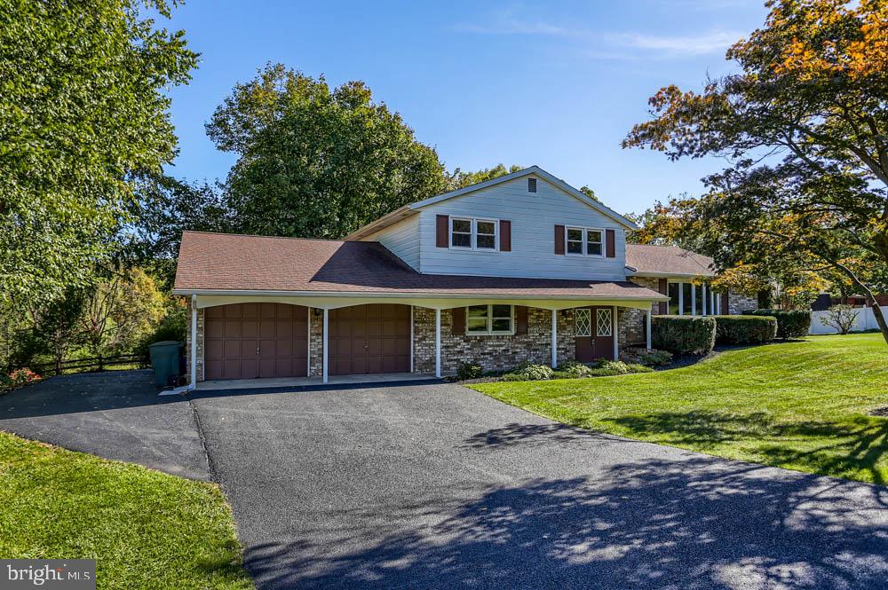 2051 Garnet Road York, PA 17403 - Photo 3 of 53 Gallery Image 3