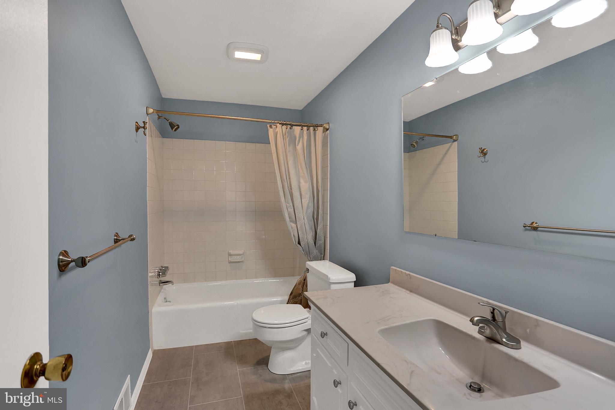 2051 Garnet Road York, PA 17403 - Photo 25 of 53 Gallery Image 25