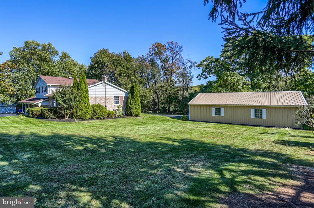 2051 Garnet Road York, PA 17403 - Photo 38 of 53 Gallery Image 38