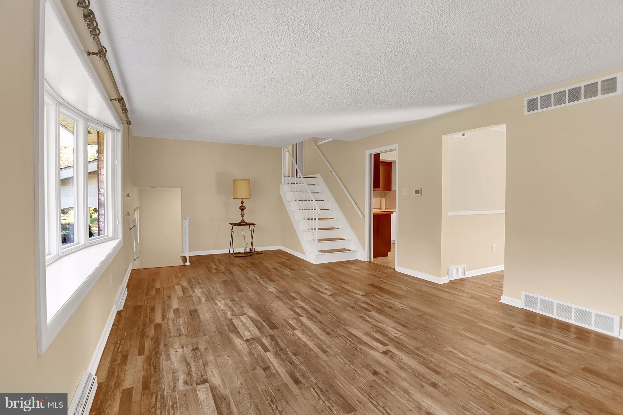 2051 Garnet Road York, PA 17403 - Photo 5 of 53 Gallery Image 5