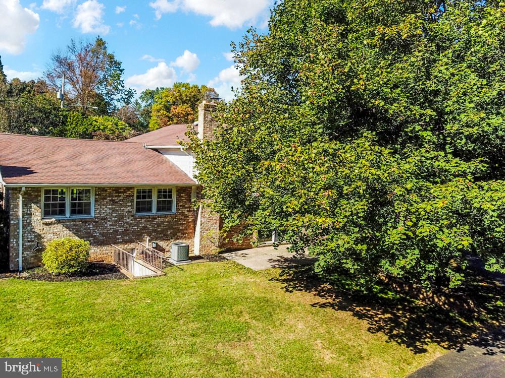 2051 Garnet Road York, PA 17403 - Photo 47 of 53 Gallery Image 47