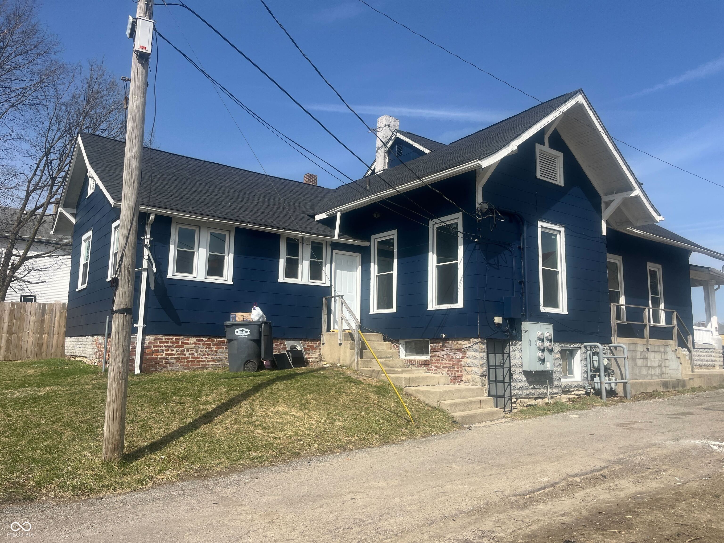 121 West 13th Street Anderson, IN 46016 - Photo 1 of 43