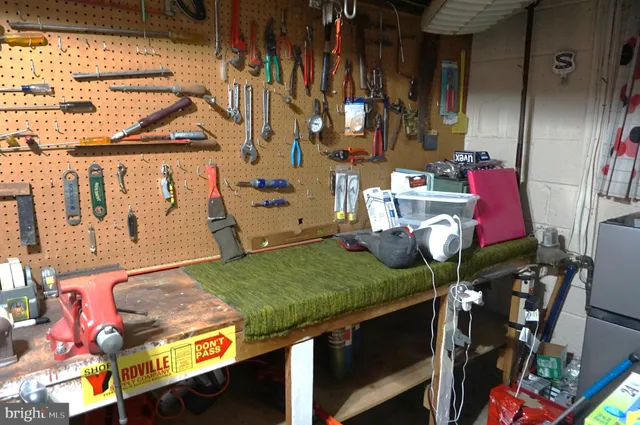 $399,000 | 2098 South Olden Avenue, Hamilton, NJ 08610