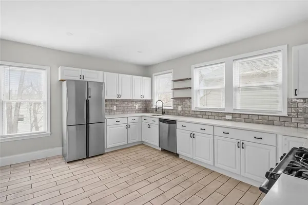 $2,300 | 123 Radcliffe Avenue, Unit 2, Providence, RI 02908