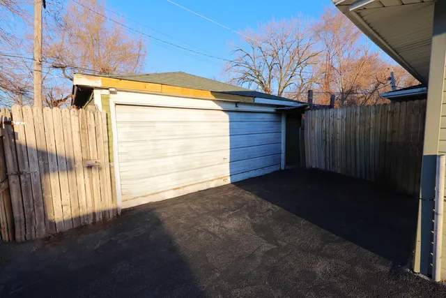 $54,900 | 3210 Mc Breen Avenue, Robbins, IL 60472