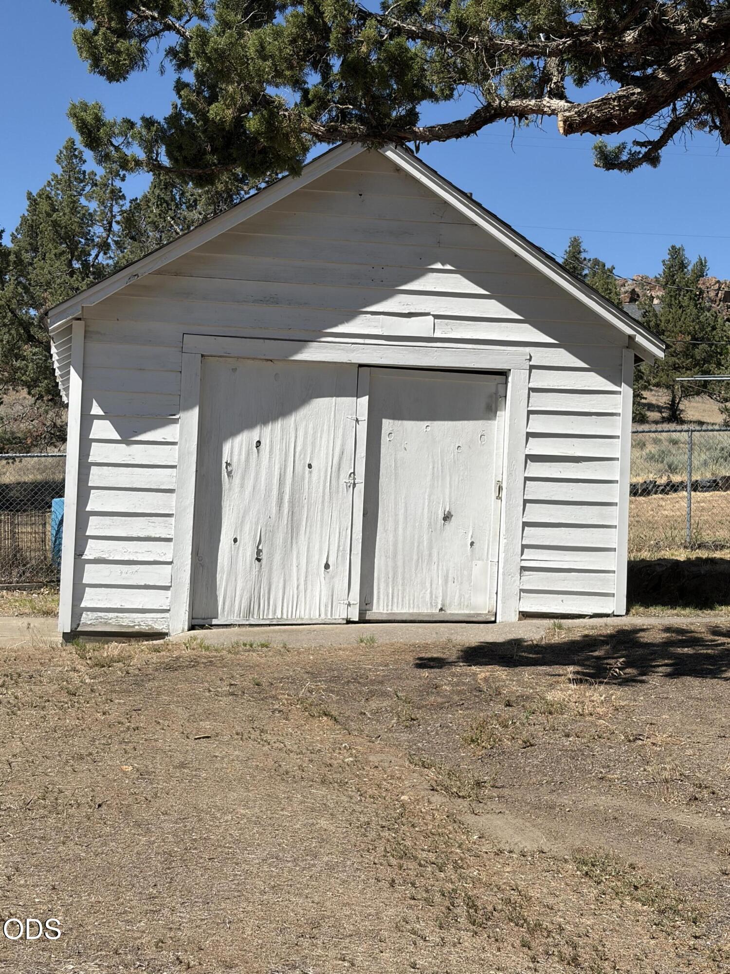 2251 Northeast Laughlin Road Prineville, OR 97754 - Photo 4 of 7 IMG_2279